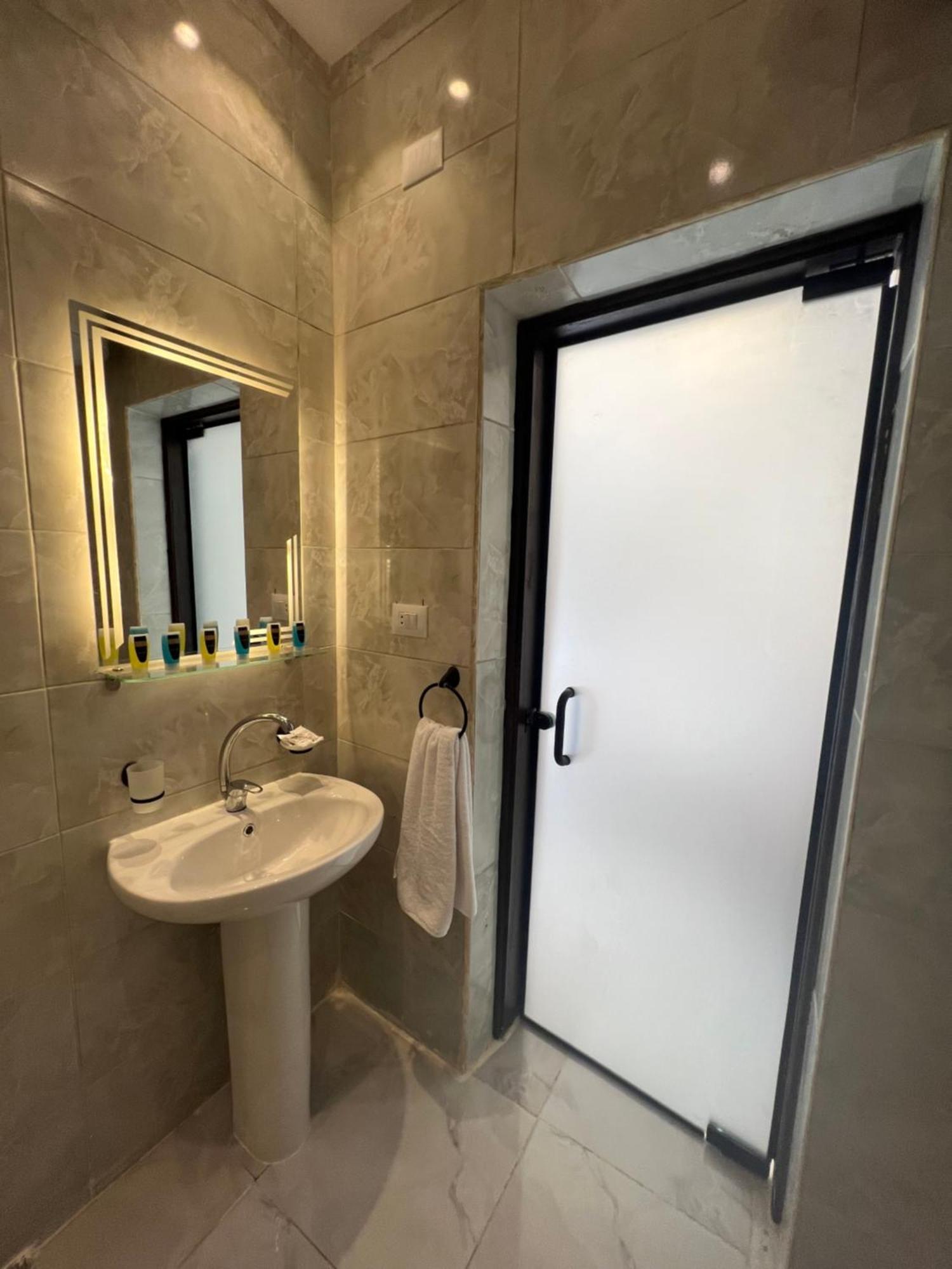 New Glamour Pyramids Hotel Kafret el-Gabal Buitenkant foto